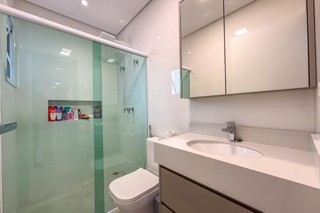 Casa à venda com 238m², 3 quartos e 6 vagasBanheiro da Suíte 1