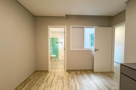 Casa à venda com 238m², 3 quartos e 6 vagasSuíte 2