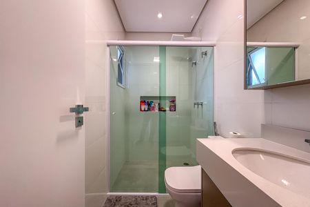 Casa à venda com 238m², 3 quartos e 6 vagasBanheiro da Suíte 1