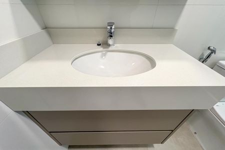 Casa à venda com 238m², 3 quartos e 6 vagasBanheiro da Suíte 2