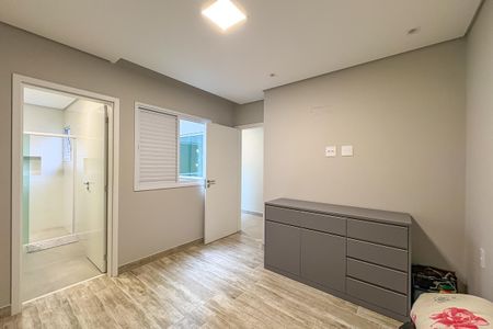 Casa à venda com 238m², 3 quartos e 6 vagasSuíte 2