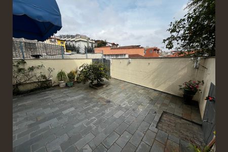 Casa para alugar com 104m², 3 quartos e 2 vagasQuintal