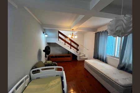 Casa para alugar com 104m², 3 quartos e 2 vagasSala