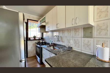 Casa à venda com 130m², 3 quartos e 3 vagas Casa à venda com 130m², 3 quartos e 3 vagasCozinha