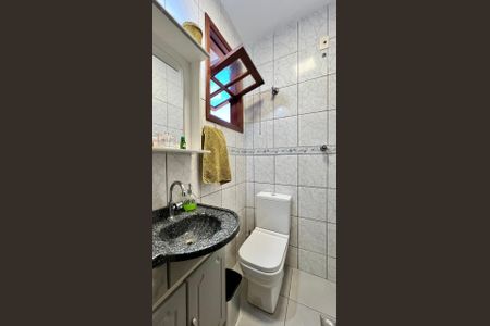 Casa à venda com 130m², 3 quartos e 3 vagas Casa à venda com 130m², 3 quartos e 3 vagasBanheiro Social