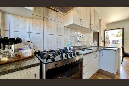 Casa à venda com 130m², 3 quartos e 3 vagas Casa à venda com 130m², 3 quartos e 3 vagasCozinha