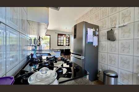 Casa à venda com 130m², 3 quartos e 3 vagas Casa à venda com 130m², 3 quartos e 3 vagasCozinha