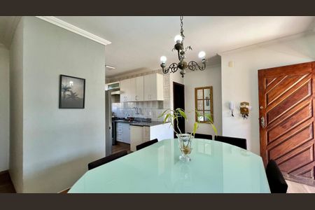 Casa à venda com 130m², 3 quartos e 3 vagas Casa à venda com 130m², 3 quartos e 3 vagassala