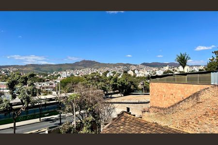 Casa à venda com 130m², 3 quartos e 3 vagas Casa à venda com 130m², 3 quartos e 3 vagasVista