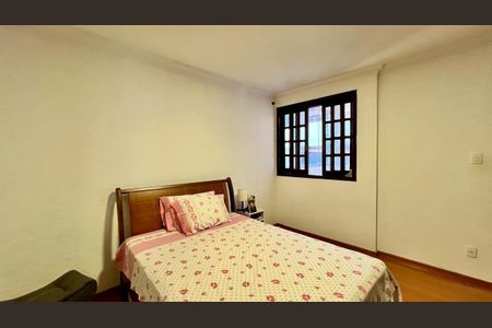 Casa à venda com 130m², 3 quartos e 3 vagas Casa à venda com 130m², 3 quartos e 3 vagasQuaro 1