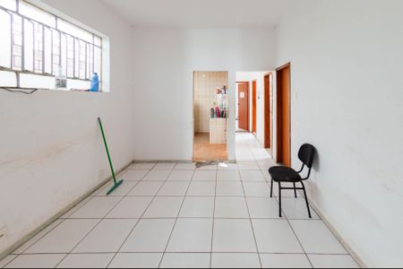 Casa à venda com 249m², 3 quartos e 3 vagasSala