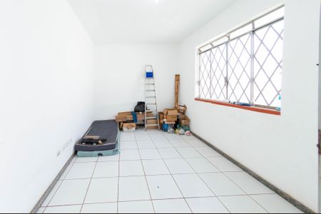 Casa à venda com 249m², 3 quartos e 3 vagasSala