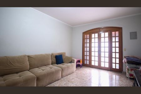 Casa à venda com 219m², 3 quartos e 4 vagasSala