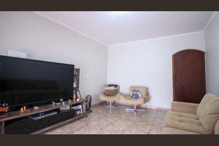 Casa à venda com 219m², 3 quartos e 4 vagasSala