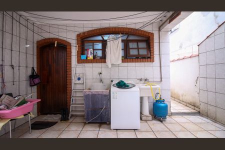 Casa à venda com 219m², 3 quartos e 4 vagasÁrea de Serviço/Quintal