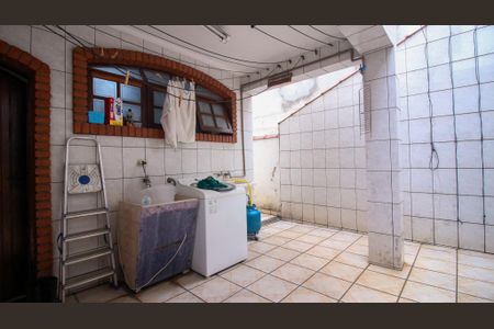 Casa à venda com 219m², 3 quartos e 4 vagasÁrea de Serviço/Quintal