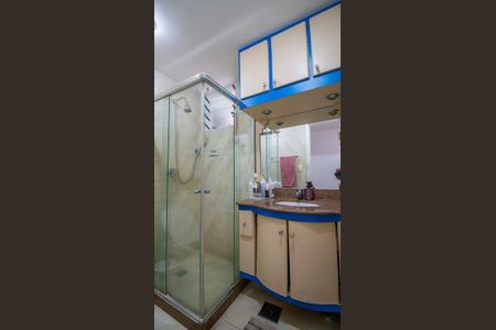 Apartamento à venda com 82m², 2 quartos e 1 vaga Apartamento à venda com 82m², 2 quartos e 1 vagaBanheiro Social