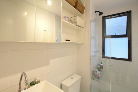 Apartamento à venda com 48m², 2 quartos e 1 vaga Apartamento à venda com 48m², 2 quartos e 1 vagaBanheiro