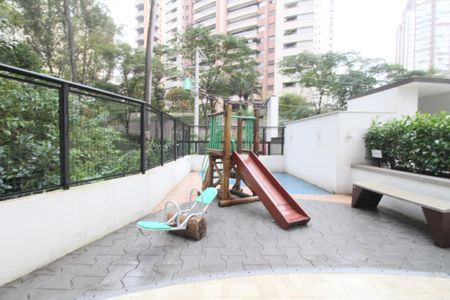 Apartamento à venda com 48m², 2 quartos e 1 vaga Apartamento à venda com 48m², 2 quartos e 1 vagaÁrea comum - Playground
