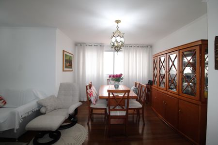 Apartamento à venda com 100m², 3 quartos e 2 vagasSala