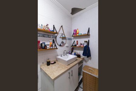 Casa à venda com 167m², 3 quartos e 2 vagasBanheiro 2