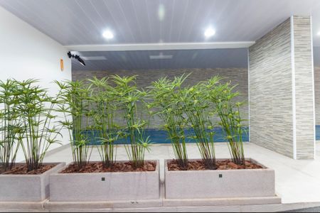 Apartamento à venda com 80m², 2 quartos e 2 vagas Apartamento à venda com 80m², 2 quartos e 2 vagasÁrea Comum - Piscina Coberta