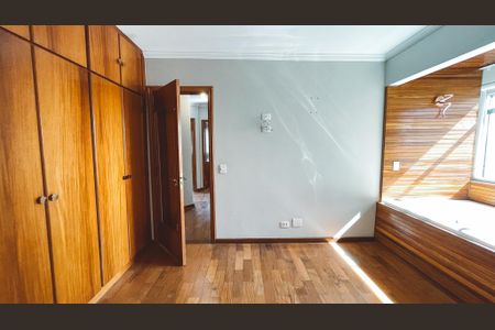 Apartamento à venda com 116m², 3 quartos e 2 vagas Apartamento à venda com 116m², 3 quartos e 2 vagasQuarto Suíte
