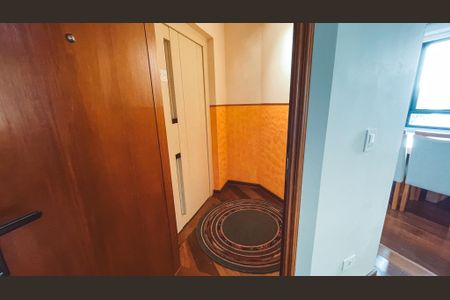 Apartamento à venda com 116m², 3 quartos e 2 vagas Apartamento à venda com 116m², 3 quartos e 2 vagasHall de entrada