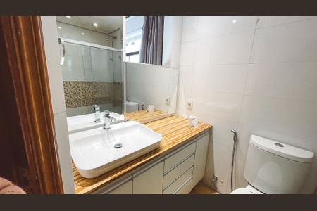 Apartamento à venda com 116m², 3 quartos e 2 vagas Apartamento à venda com 116m², 3 quartos e 2 vagasBanheiro da Suíte