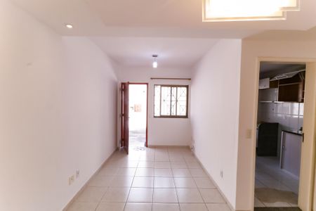 Sala de casa para alugar com 2 quartos, 101m² em Encantado, Rio de Janeiro