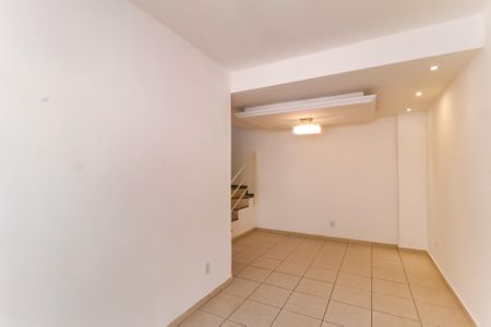 Sala de casa para alugar com 2 quartos, 101m² em Encantado, Rio de Janeiro