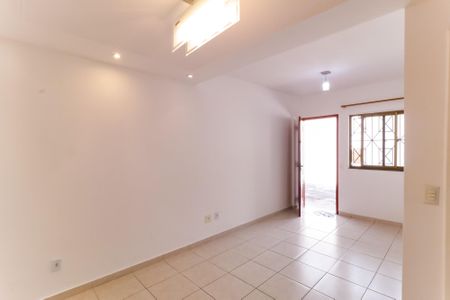 Casa para alugar com 101m², 2 quartos e 1 vaga Casa para alugar com 101m², 2 quartos e 1 vagaSala