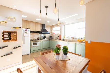 Apartamento à venda com 100m², 3 quartos e 2 vagasCozinha