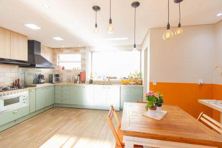 Apartamento à venda com 100m², 3 quartos e 2 vagasCozinha