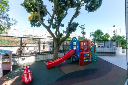 Apartamento à venda com 149m², 4 quartos e 2 vagas Apartamento à venda com 149m², 4 quartos e 2 vagasÁrea comum - Playground