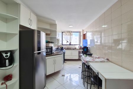 Apartamento à venda com 149m², 4 quartos e 2 vagas Apartamento à venda com 149m², 4 quartos e 2 vagasCozinha