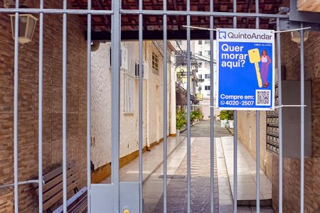 Casa à venda com 80m², 2 quartos e sem vagaFachado do condomínio com placa