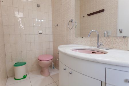 Apartamento à venda com 200m², 3 quartos e 1 vagaBanheiro da Suíte