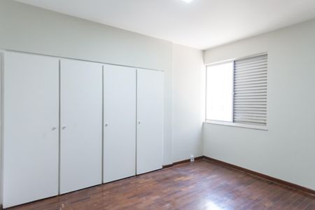 Apartamento à venda com 200m², 3 quartos e 1 vagaSuíte