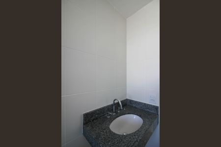 Apartamento à venda com 58m², 2 quartos e 1 vaga Apartamento à venda com 58m², 2 quartos e 1 vagaBanheiro Social