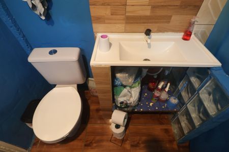 Casa à venda com 84m², 3 quartos e 2 vagasBanheiro Social