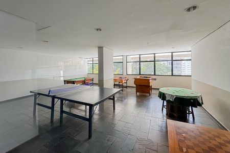 Apartamento à venda com 51m², 2 quartos e 1 vaga Apartamento à venda com 51m², 2 quartos e 1 vagaÁrea comum - Salão de jogos