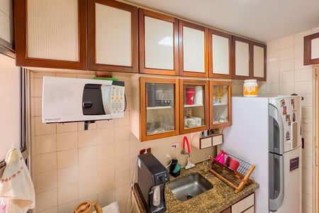 Apartamento à venda com 51m², 2 quartos e 1 vaga Apartamento à venda com 51m², 2 quartos e 1 vagaCozinha - Armários