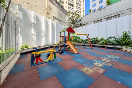 Apartamento à venda com 51m², 2 quartos e 1 vaga Apartamento à venda com 51m², 2 quartos e 1 vagaÁrea comum - Playground