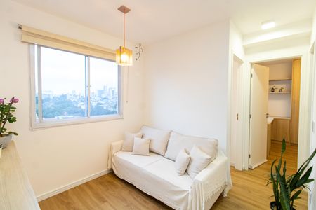 Sala de apartamento para alugar com 2 quartos, 35m² em Parque Vitoria, São Paulo