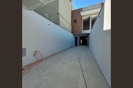 Casa à venda com 110m², 3 quartos e 2 vagas