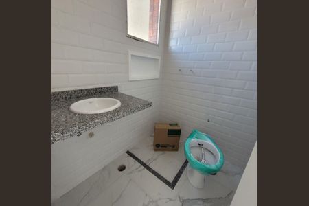 Casa à venda com 110m², 3 quartos e 2 vagas