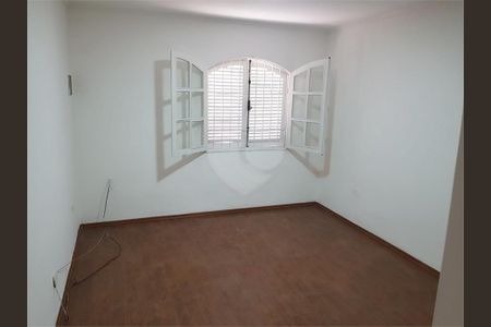 Casa à venda com 107m², 2 quartos e 1 vaga