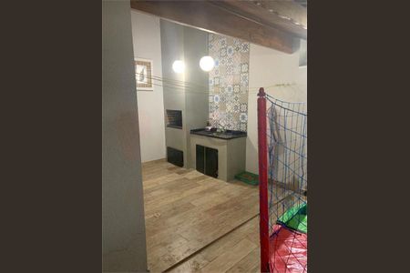 Casa à venda com 180m², 3 quartos e 4 vagas