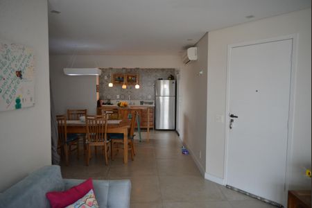 Sala de apartamento à venda com 3 quartos, 90m² em Vila Floresta, Santo André